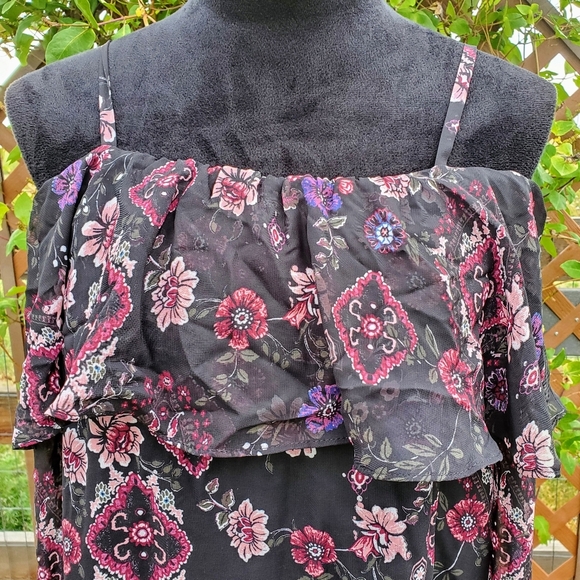 BCX Black Purple Pink Floral Flowy Boho Off Shoulder Blouse Size Large EUC - Picture 4 of 15